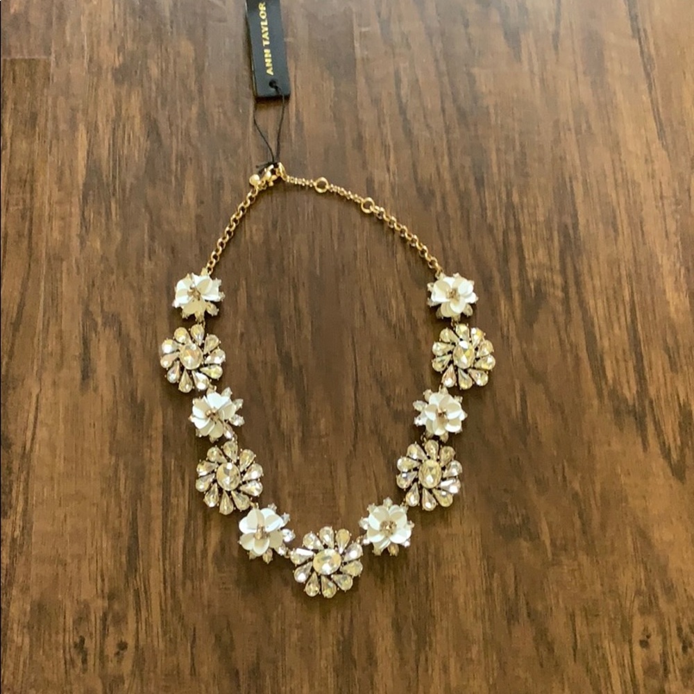 Ann Taylor sequin crystal Statement necklace - Picture 2 of 8